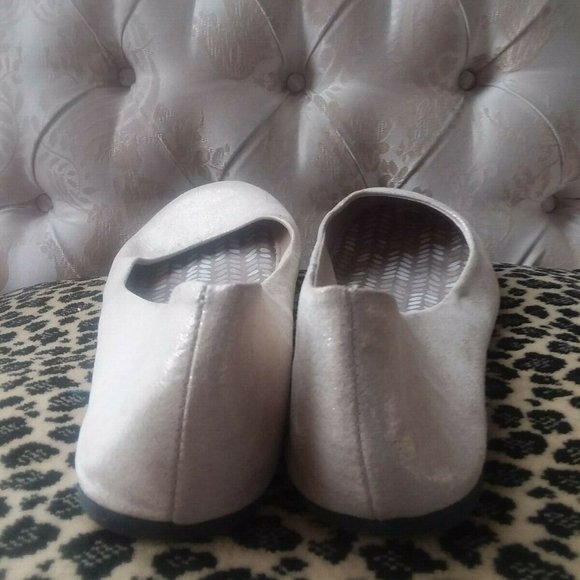 TIME AND TRU Beige or Cream w/ Gold Shimmer Ballet Flats Shoes Women Size 8 - Picture 7 of 12